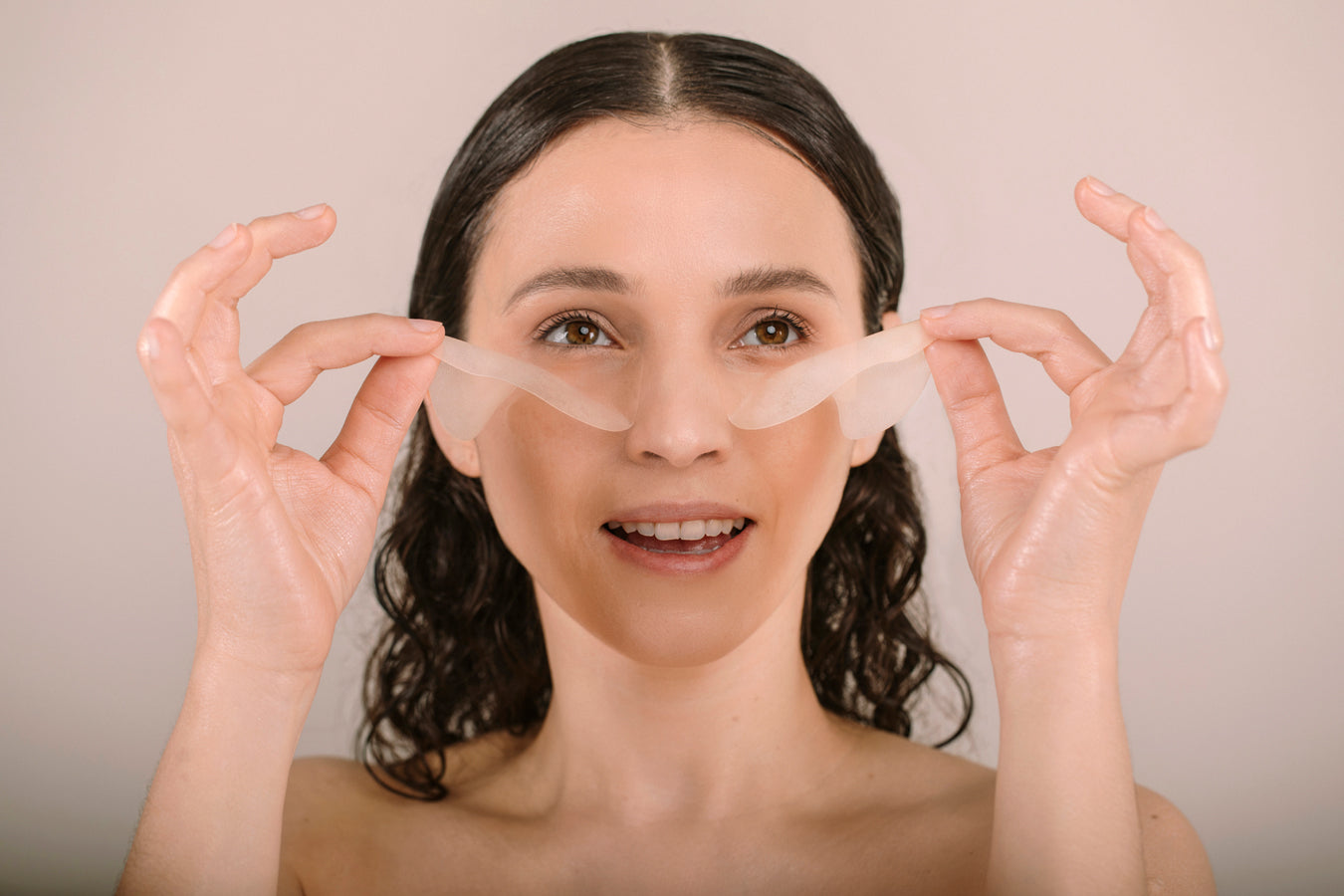 NŪVO SKIN Invisible Sleep Eye Mask - Depuff & Anti Wrinkle