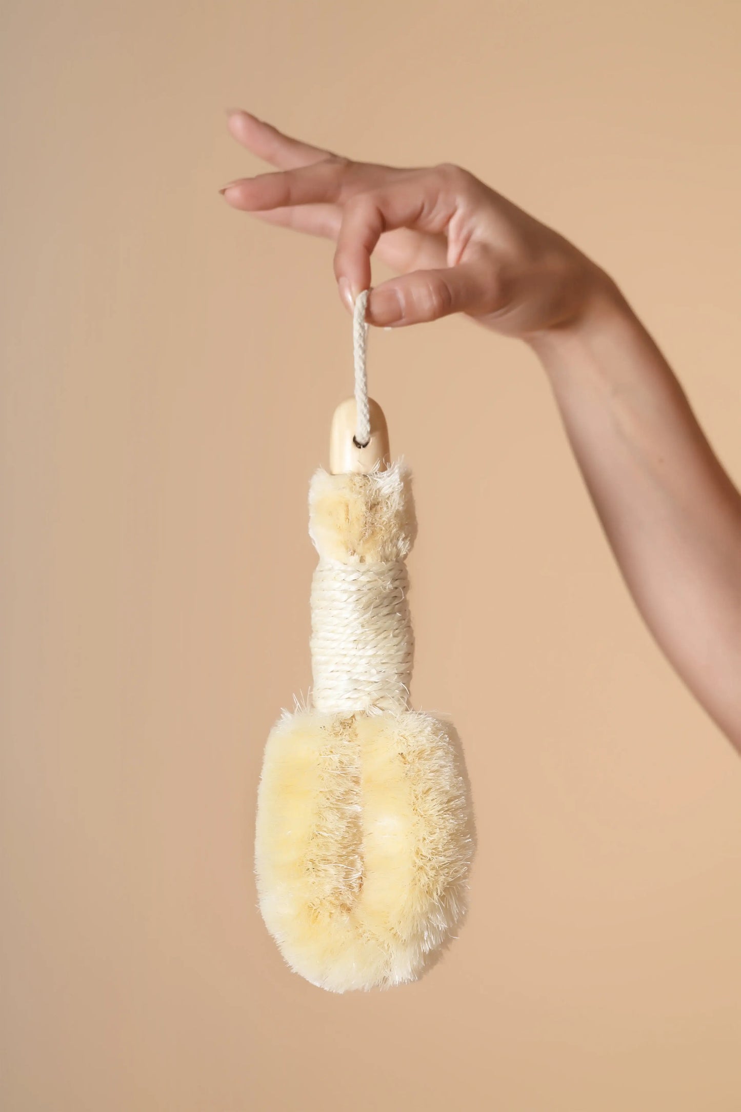 SISSI. Brosse sèche pour le corps en sisal